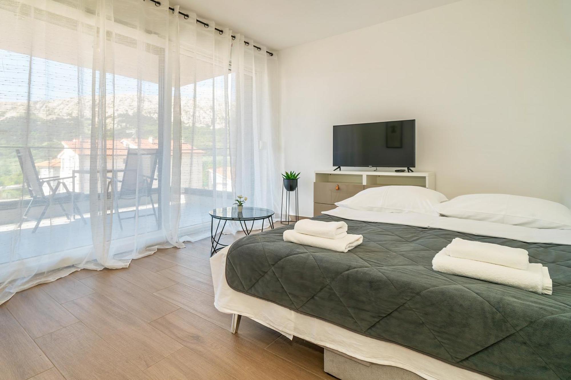 Poolside Apartments Anabella Baška Extérieur photo